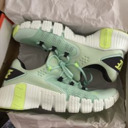 Size 11.5 Nike Free Metcon 4 Cross Training Shoes CT3886-300 Mint Foam-Ghost Green
