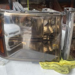 2007/2013 GMC Sierra Smoke Headligths  