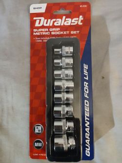 Metric socket set