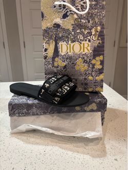 -black sandals