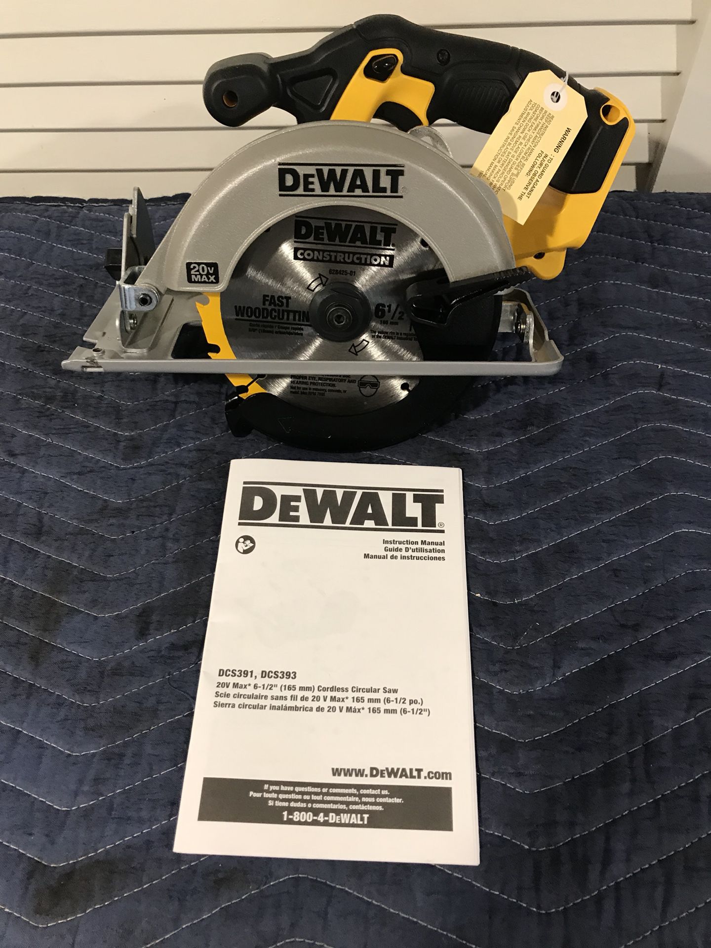 Indkøbscenter lunge skadedyr Dewalt DCS393 6 1/2 circular saw 20v max cordless BRAND NEW $80 FIRM TOOL  ONLY for Sale in Arlington Heights, IL - OfferUp
