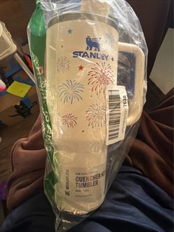 New Stanley Tumbler H2.0 flowstate 40oz