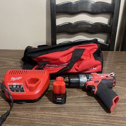 Milwaukee M12 Fuel 1/2” Hammer Drill Kit