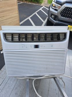 $300 Frigidaire 12,000BTU smart