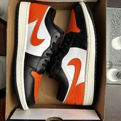 Men’s Jordan Lows - Size 9.5