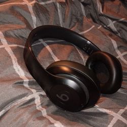 Beats Studio Pro