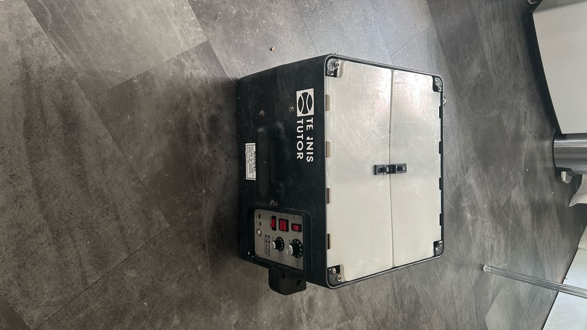 Tennis Tutor Machine