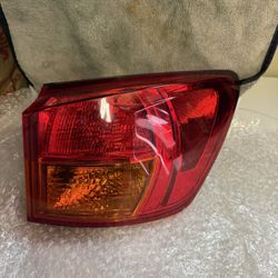 06 LEXUS IS250 REAR RIGHT TAIL LIGHT 