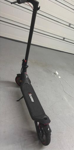 i8L iScooter Electric Scooter