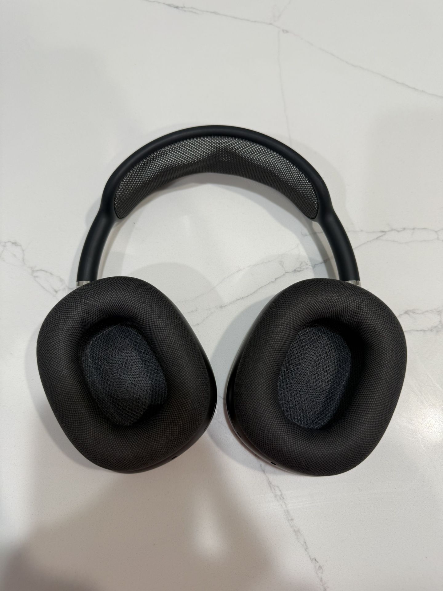 Apple AirPods Max's Black