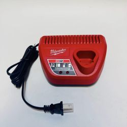 🔥 Milwaukee M12 Charger