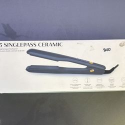T3 SinglePass StylePlus 1‑inch Flat Iron