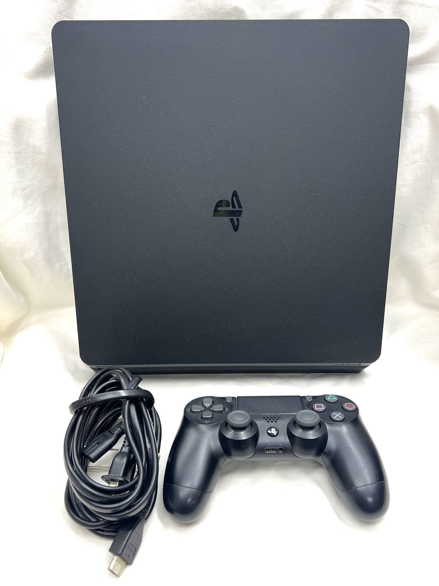 PLAYSTATION 4