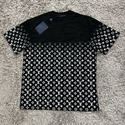 tshirt louis vuitton size small and large
