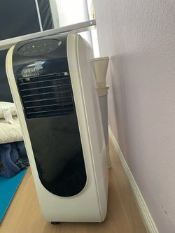 Portable AC air conditioner 8000 BTU ( moving sale)