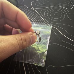 Platinum solitaire weeding ring size 7