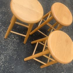 Set of 3 Wooden Bar Stools  Barstools / bar stools Counter Height - backless stools x3 solid wood  D: 13 x 24
