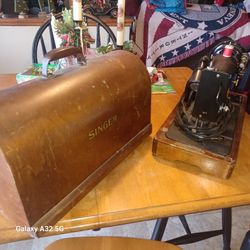 Singer Sewing Machine 1950 