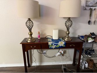 Entry way table/ lamps  and cube organizer