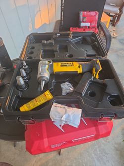 DEWALT
20V MAX Cordless 1 in. PEX Expansion Tool, PEX Expander Grease and Case STORE PRICE $399