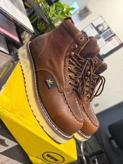 Steel toe boots
