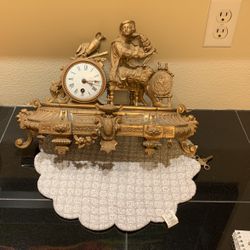 Antique French mantle, Clock