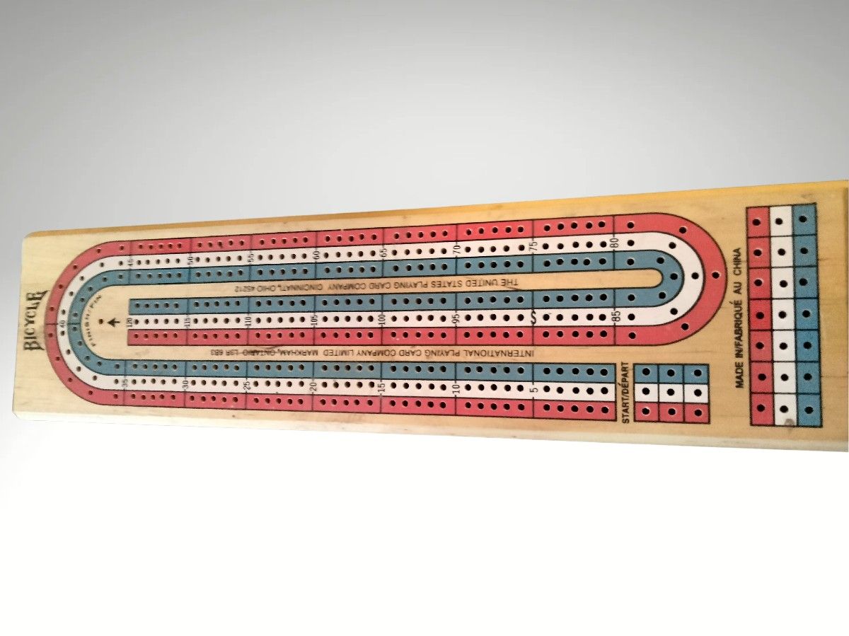 Cribbage Board 3 Person Card Game 