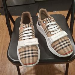 burberry slides 