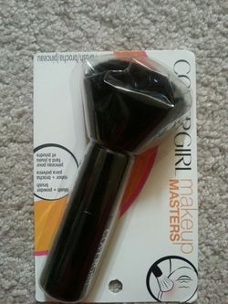 COVERGIRL brush