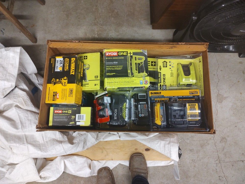 Cordless Power Tools  Makita, DeWalt, Ryobi, Milwaukee 