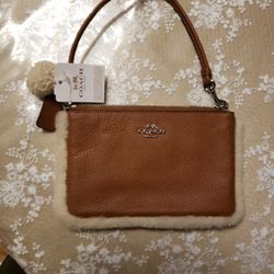 **** COACH Wrislet 100% Leather, GORGEOUS PEICE