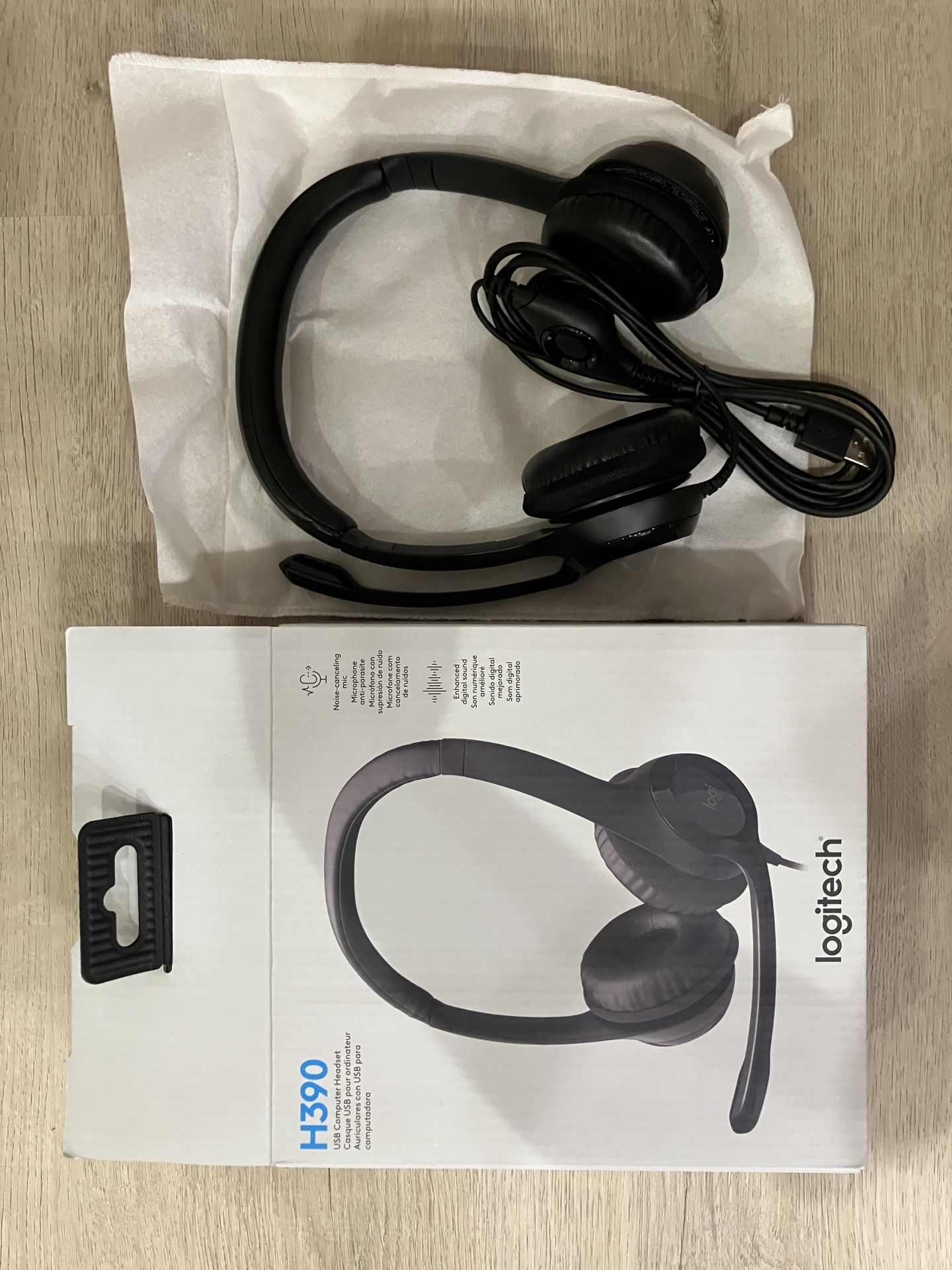 Logitech H390 USB Computer Headset with Enhaced Digital Audio and in-Line Controls Fine-Tuned Drivers, Noise-Canceling Microphone, USB-A Connector
