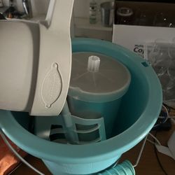 Old Fashioned Ice Cream Maker 