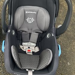 Infant car seats (in Des Moines/Kent) Nuna Pipa, Uppababy, Babytrend, Century, Graco Maxi ($60 each) read descriptions for base availability