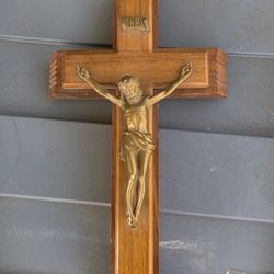 Vintage Divinity Wooden Crucifix Cross 