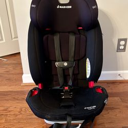 Maxi-Cosi Magellan Max Convertible Car Seat / Booster Seat (10 Years / 120 lb) Expires 2031