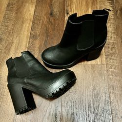 Divided H&M Lug Heeled Boots