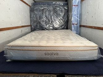 LIKE NEW! Queen Saatva Classic Mattress - Delivery Available