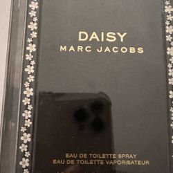 Daisy Marc Jacobs EDT Perfume  3.3 Fl Oz