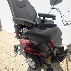 Jazzy PRIDE elevating WHEELCHAIR 