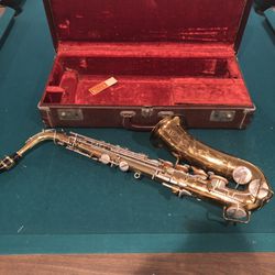 Old Saxophone 
