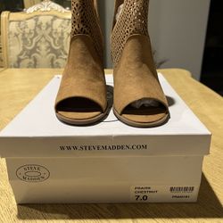 New Steve Madden Bootie Size 7