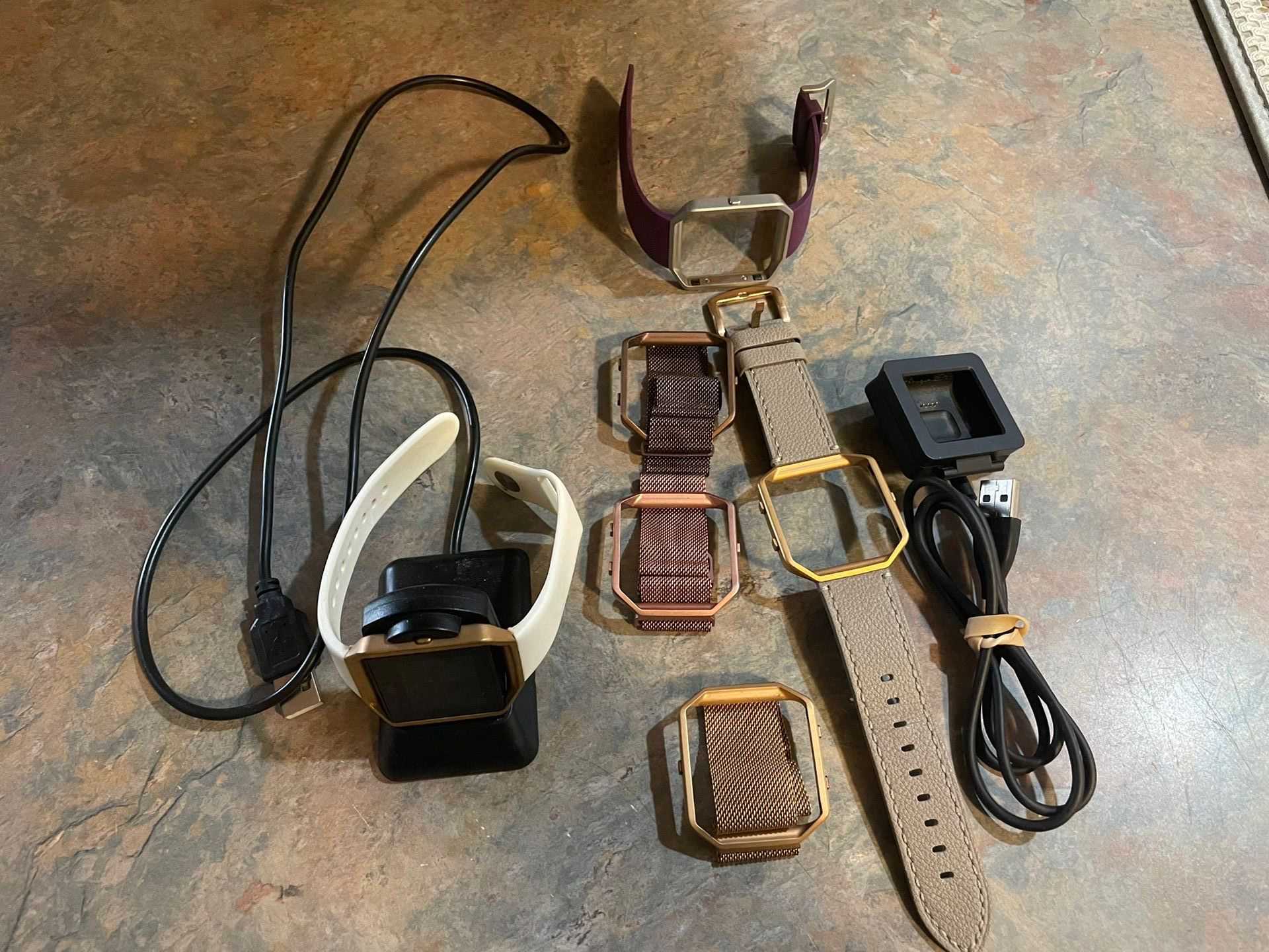 Fitbit Smart Fitness Watch - 6 Changable Wrist Straps And Two Chargers