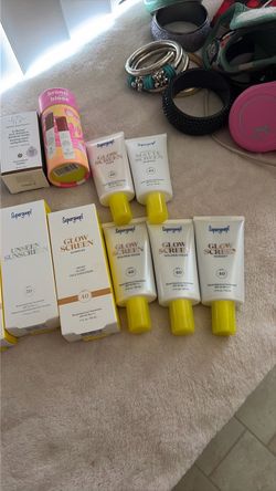 Supergoop Sunscreen Bundle – Multiple Shades