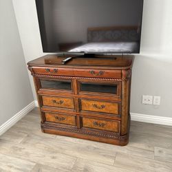 Wood Dresser