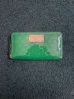 Kate Spade New York Green Patent Leather Long – Excellent Condition 💚