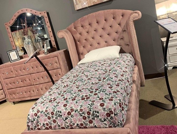 The Best Price Brand New Product 💐 Finance & Delivery Available ▪️Zohar Pink Velvet Bed & Dresser & Mirror //Bedroom Set