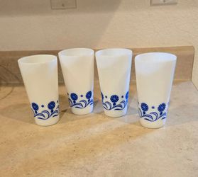MILKGLASS Tumblers