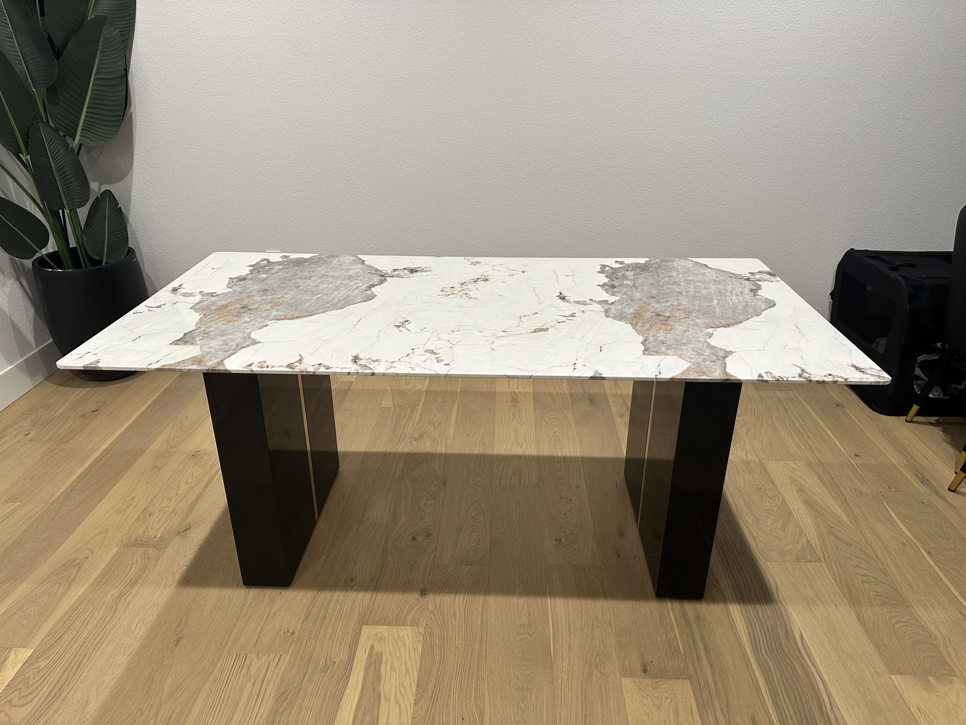 Dinning Room Table
