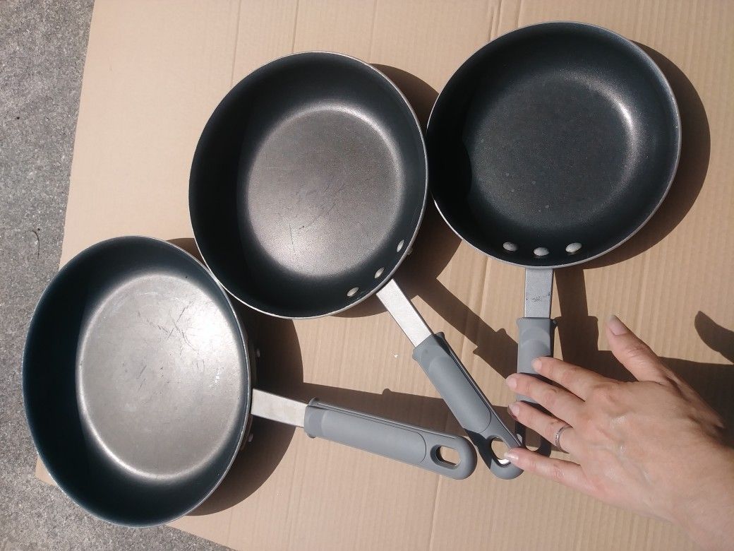 Set of 3 nonstick skillets for Sale in Fort Myers, FL OfferUp